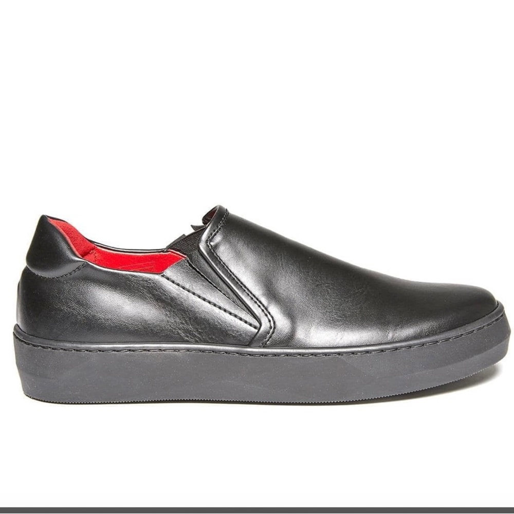 Brand new never worn Von D shoes Hex